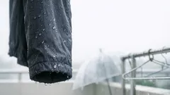 はっ水アウターが弾かない原因は洗剤残りかも、長持ちさせる洗い方と干し方