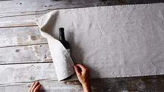 15分で飲み物を冷やす方法：湿ったタオルを使った効果的なコツ