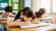 学校での記憶力を高める朝食：子供が10時まで集中力を維持するために与えるべきもの